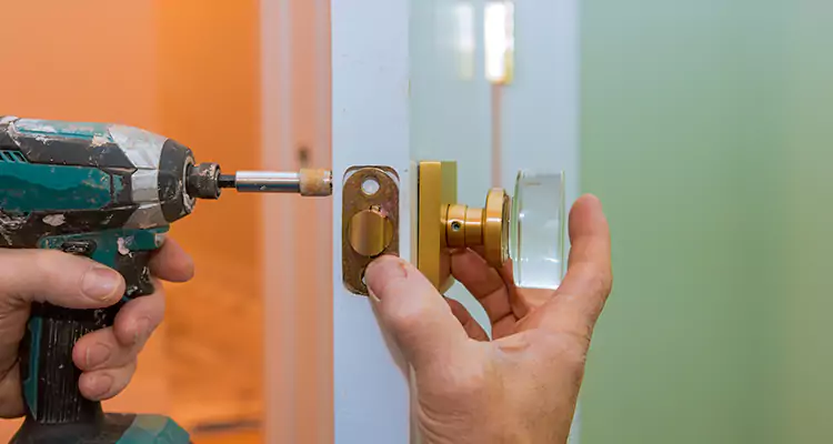 Broken Door Knob Fix in Walnut Creek, CA